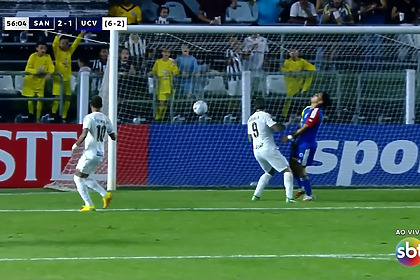 Gabigol faz gol pelo Santos na Sul Americana no SBT