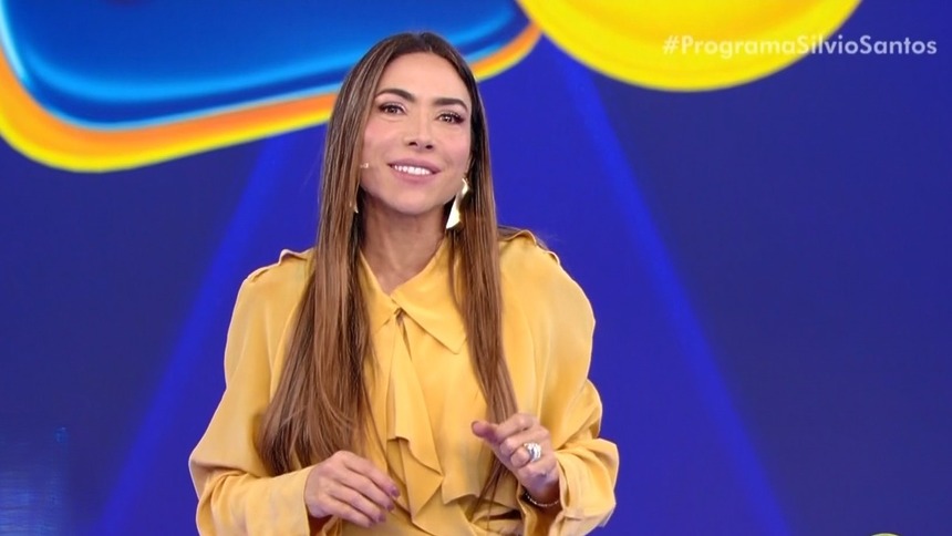 Patricia Abravanel no centro do cenário da Tele Sena De Pais 2026