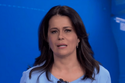 Adriana Araújo em editorial no Jornal da Band detonando a RECORD