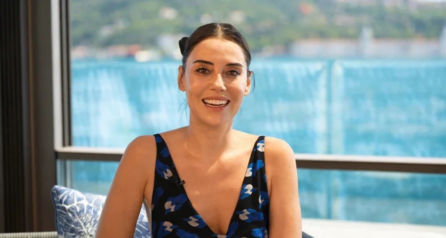 Cansu Dere Na RECORD