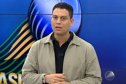 Darino Sena, em frente ao telão da TV Bahia, afiliada da Globo em Salvador - bahia