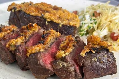 Picanha com crosta de alho e arroz biro-biro do Netão em receita do É de Casa