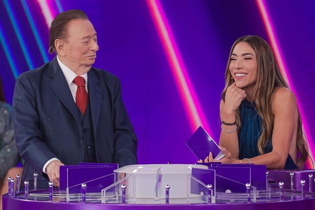 Raul Gil e Patricia Abravanel no Programa Silvio Santos