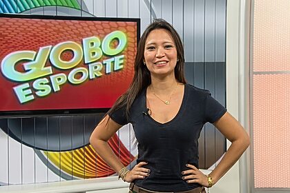 Thalita Tavares no antigo cenário do Globo Esporte TO