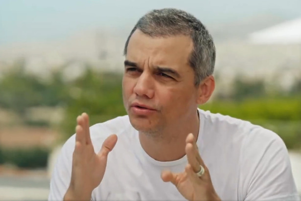 Wagner Moura em entrevista externa no Conversa com Bial