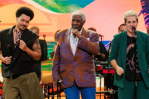 Lincoln Tornado, Tony Tornado e Jota Quest no Altas Horas__