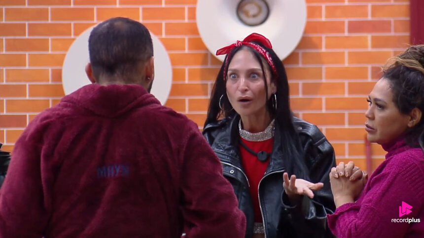 Mayk E Ariela Em Treta Na Cozinha De A Fazenda