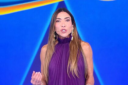Patricia Abravanel de vestido roxo apresentando o segundo sorteio da Tele Sena de Primavera 2026