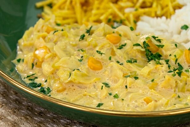Strogonoff de repolho em receita do Mais Você